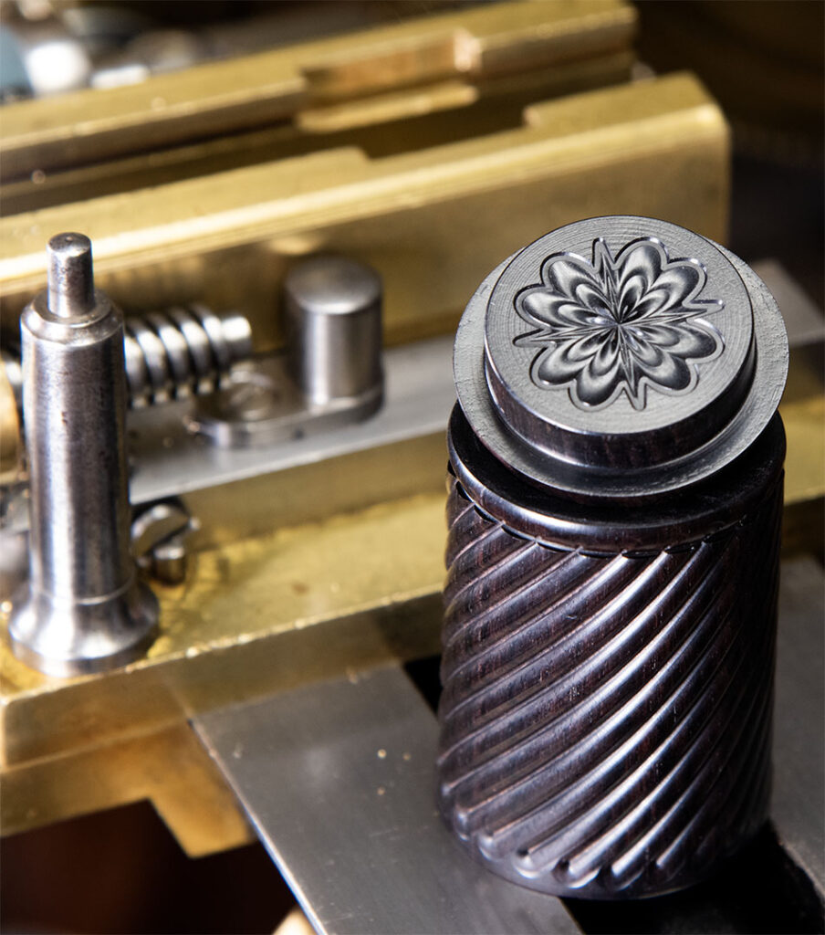 Spiral Box Inside Lid